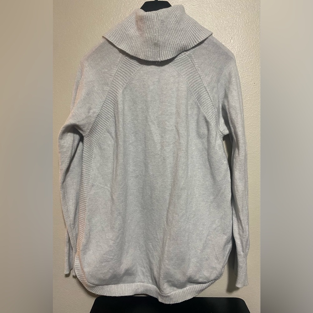 Time & Tru Turtleneck light Grey Sweater- size xl - Picture 2 of 8